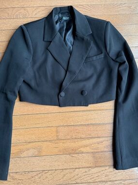 AKIRA Black Cropped Blazer Size M Padded Shoulders Bell Sleeves